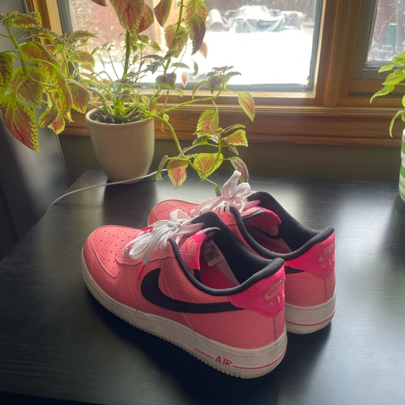 Nike Air Force 1 Low ‘World Tour’ - Picture 2 of 3